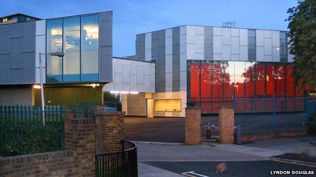Stephen Lawrence centre, architecture, london architecture
